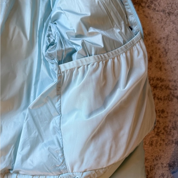 Alo Yoga Women's Light Crop Blue Puffer Jacket - new never used no tags size S - Picture 4 of 6
